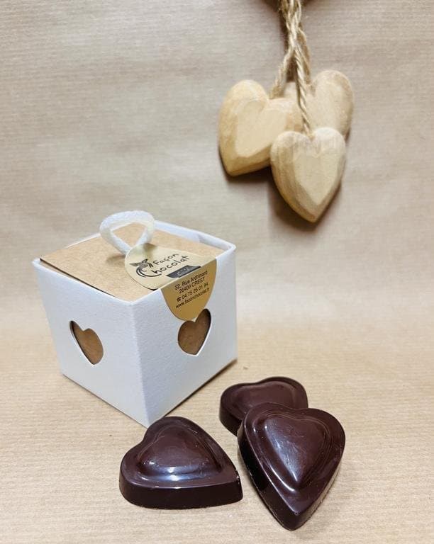 Quadratische Schachtel 5 Herzchen dunkle Schokolade mit Himbeerfüllung, Façon Chocolat