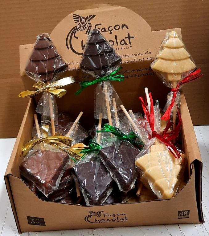Schachtel mit 30 Lutschern Tanne oder Stern Dunkel/Praliné/Weiss, Façon Chocolat